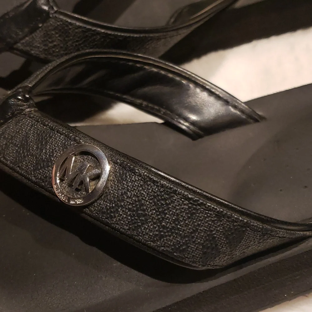MICHAEL KORS 10 BLACK FLIP FLOP - Picture 5 of 11